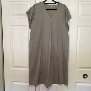 Uniqlo dress sage green Large
